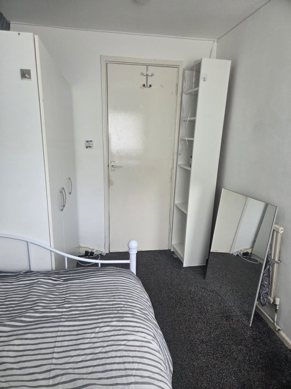 Room Pendlebury Drive in Leicester