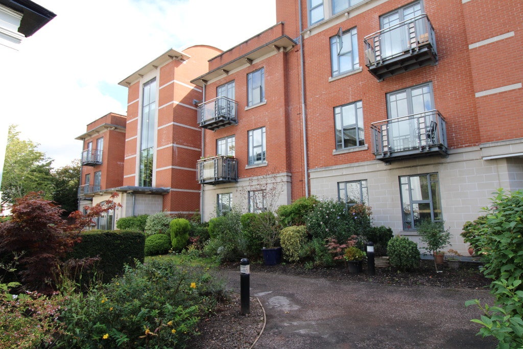 Flat St James's Road in Birmingham