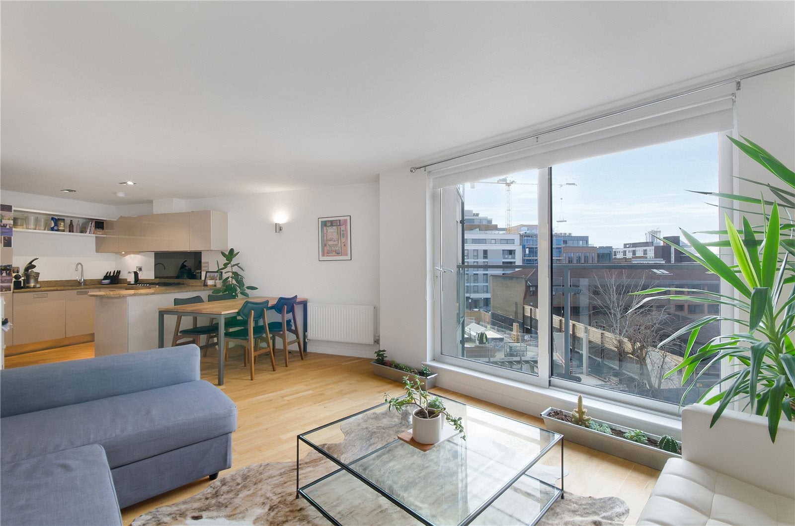 Flat Enfield Road in Greater London