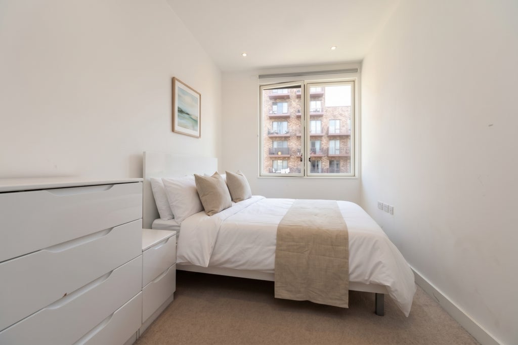 Room Globe Road in Greater London