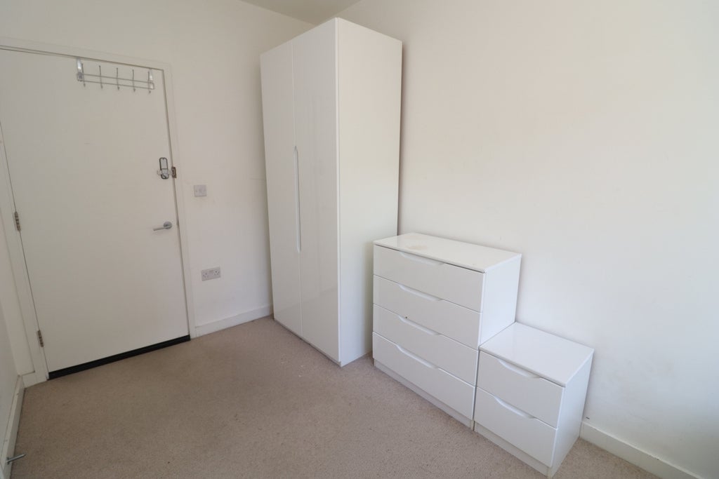 Room Globe Road in Greater London