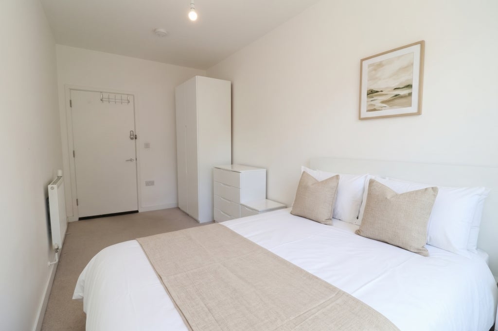 Room Globe Road in Greater London