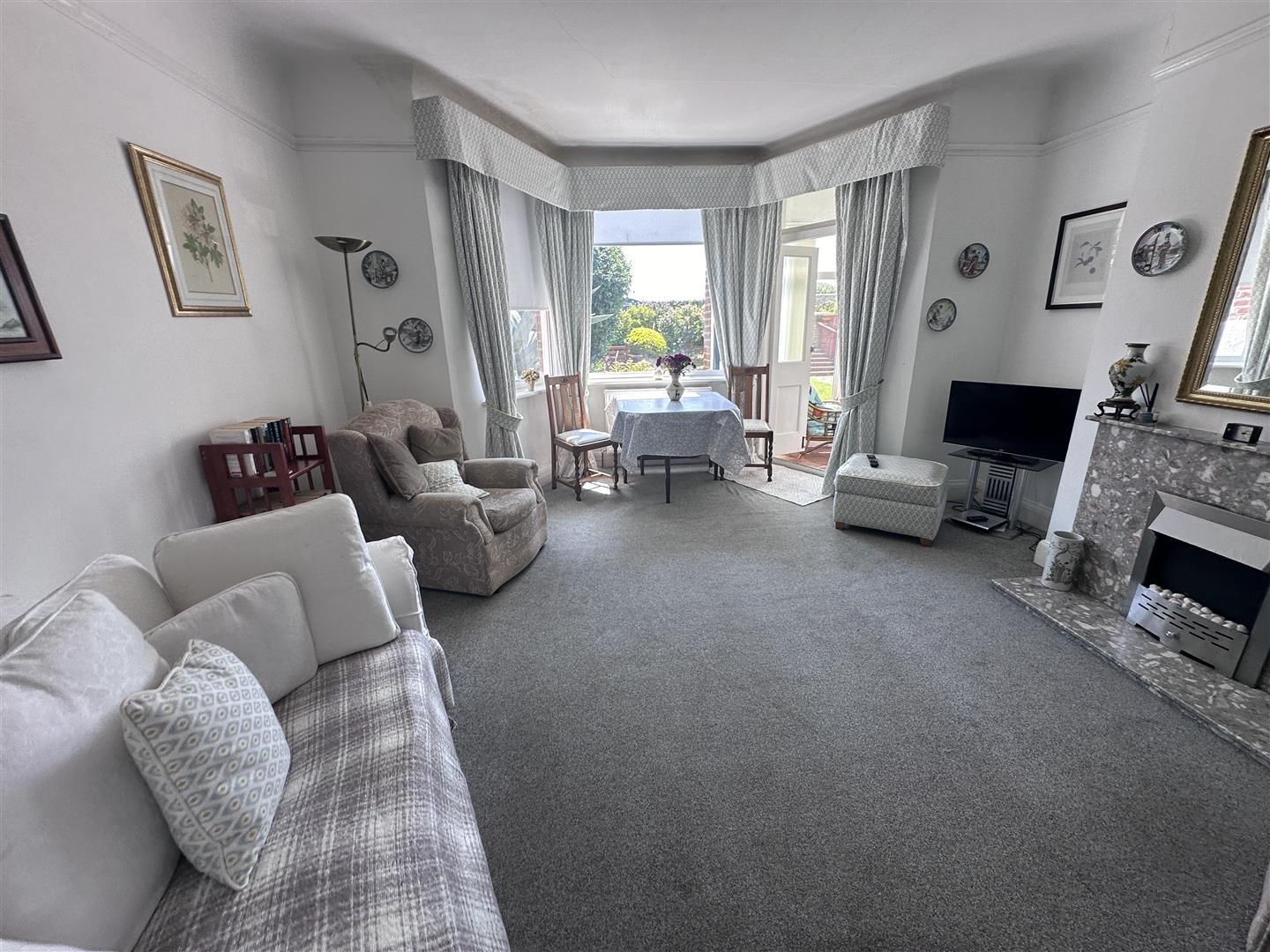 Flat West Parade in Rother