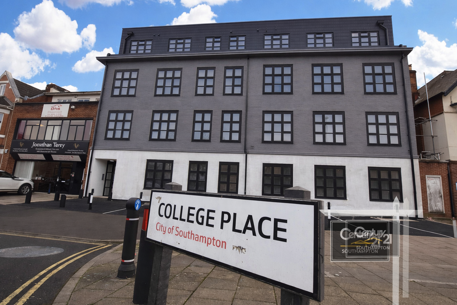 Flat College Place in Southampton