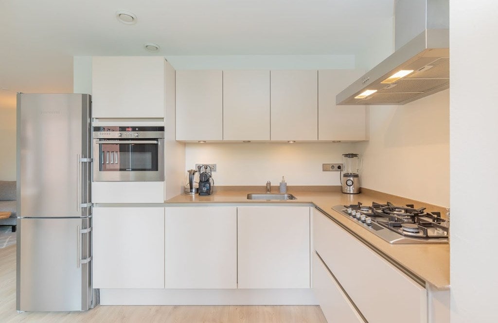 Appartement te huur: Haarlemmerweg, Amsterdam