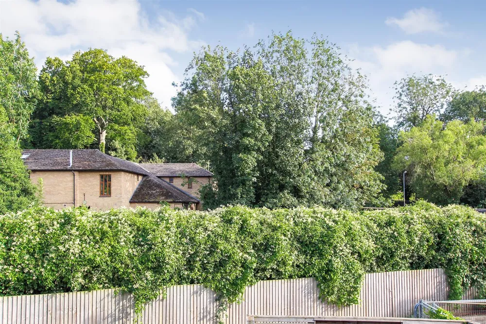Flat Newtown Court in South Kesteven