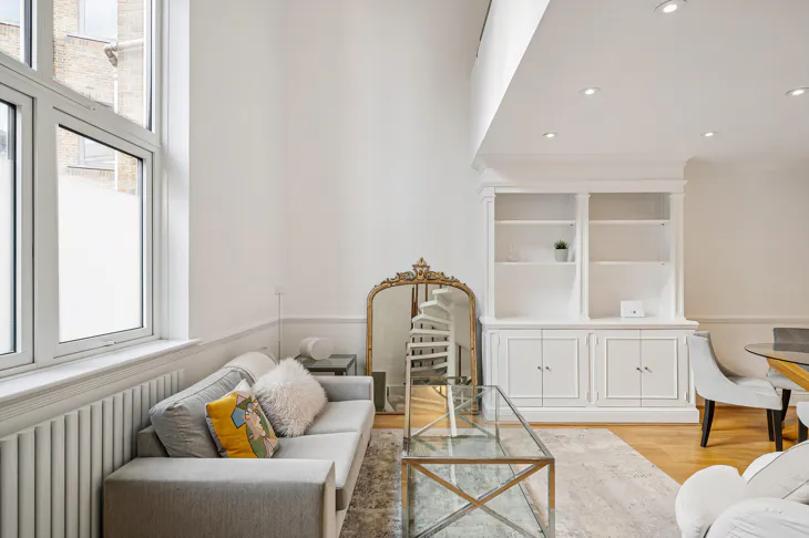 Flat Whittaker Street in Greater London