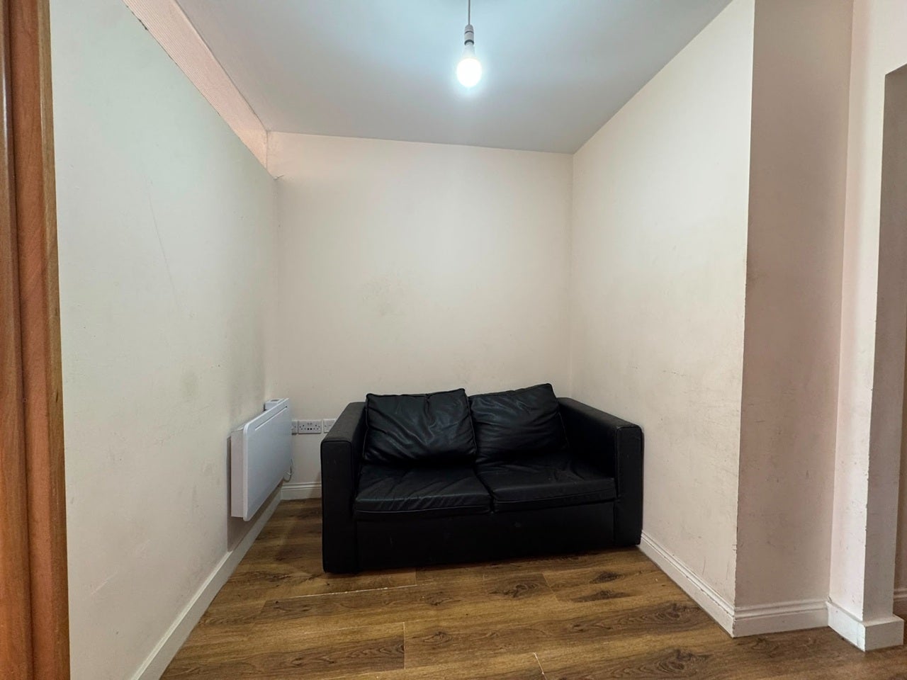 Flat Cornwall Road in Greater London