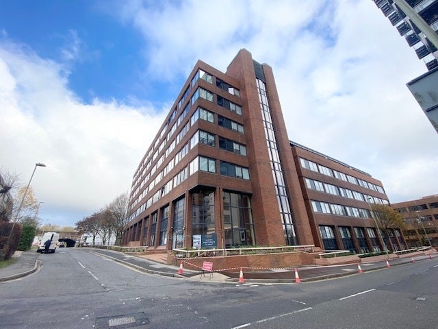 Flat Alençon Link in Basingstoke and Deane