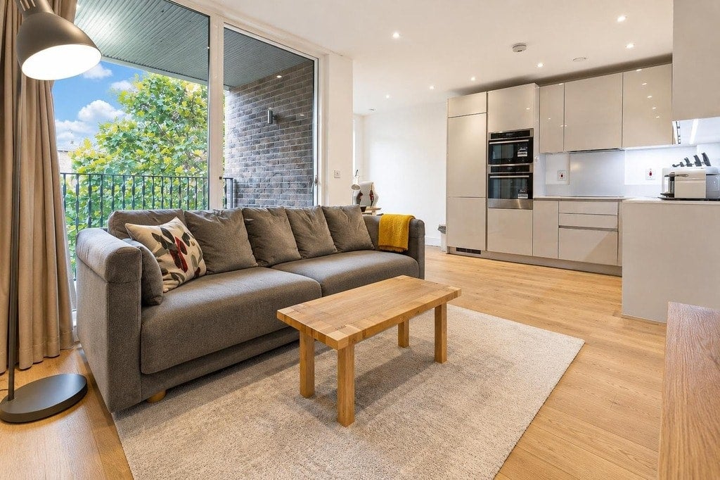 Flat St. Pancras Way in Greater London