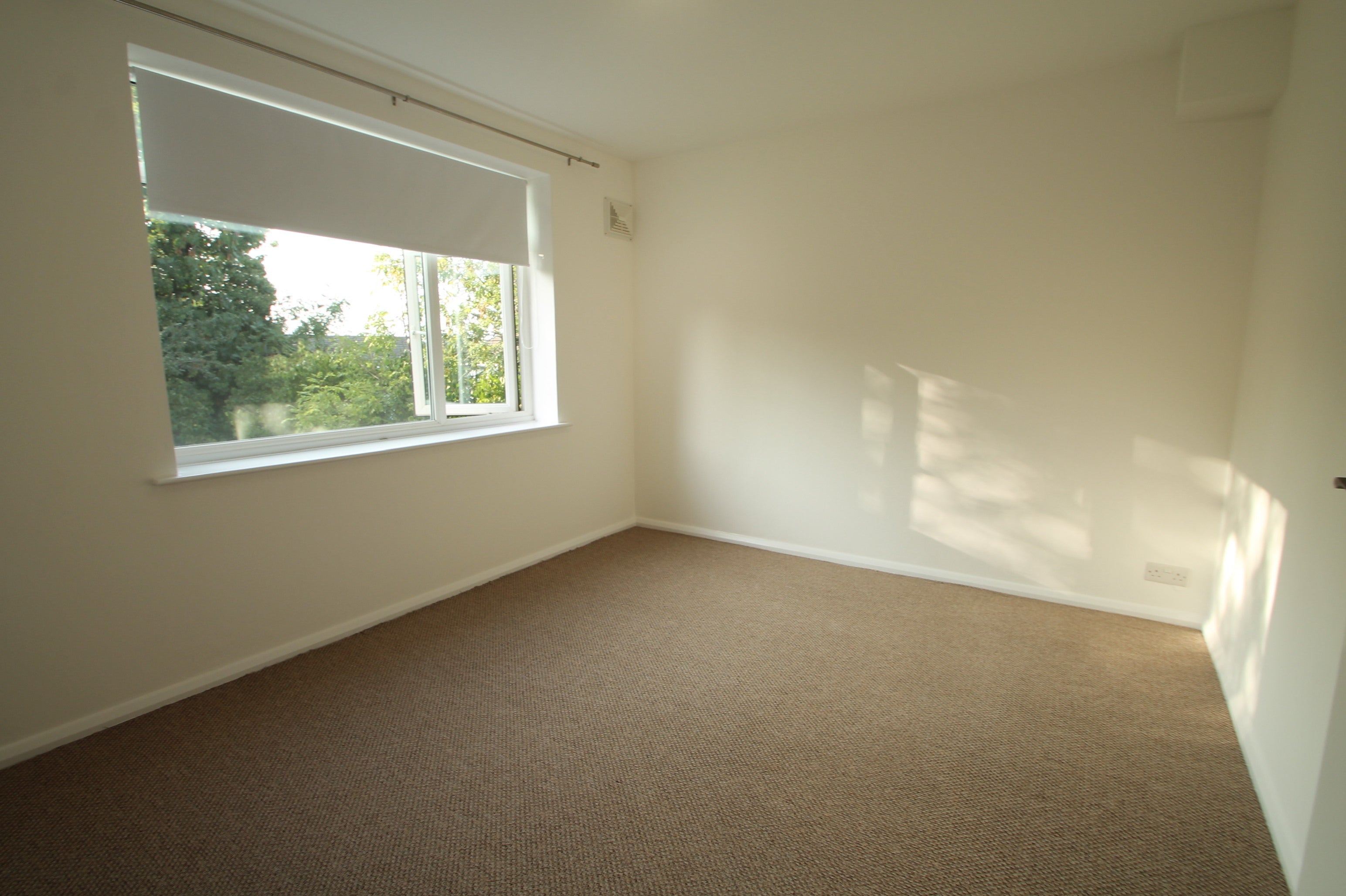 Flat Hatherley Road in Greater London
