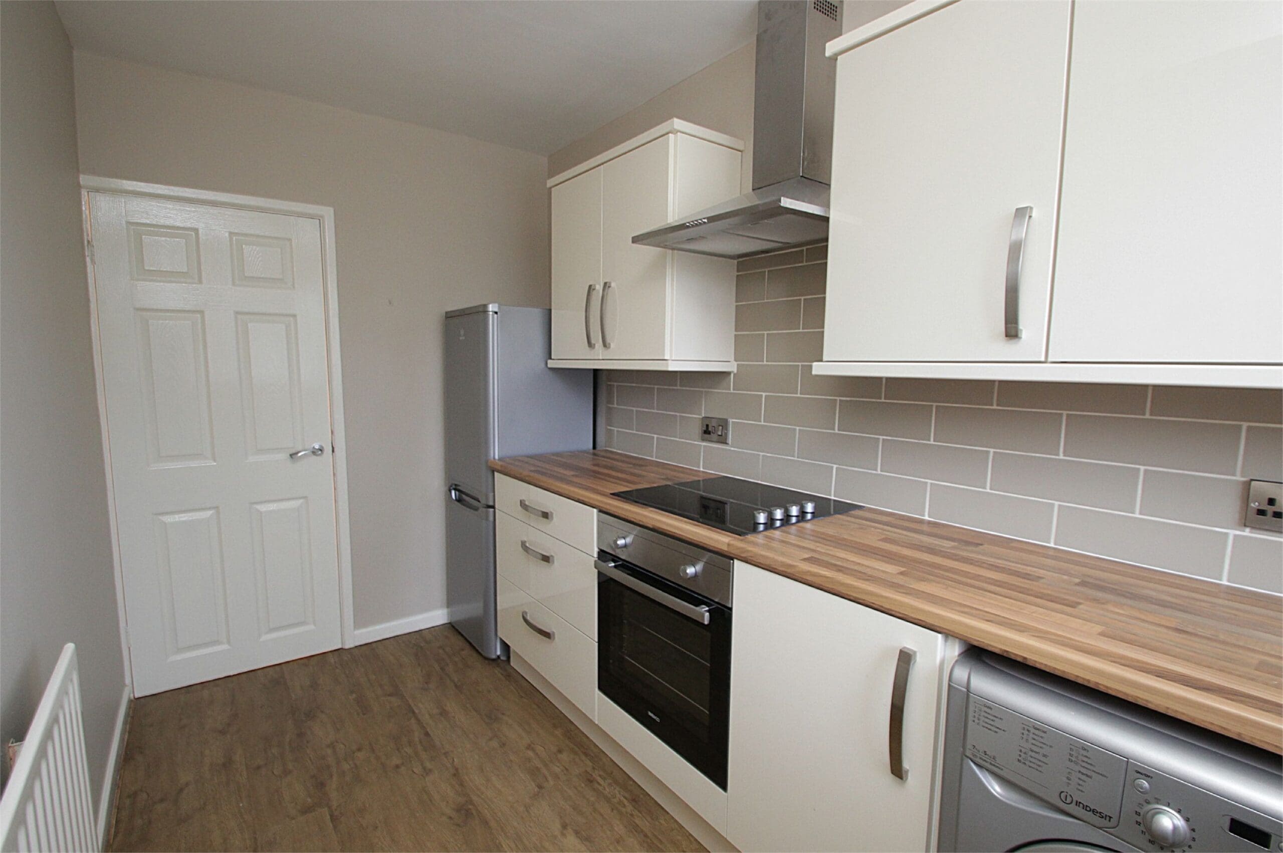 Flat Roslyn Avenue in Trafford
