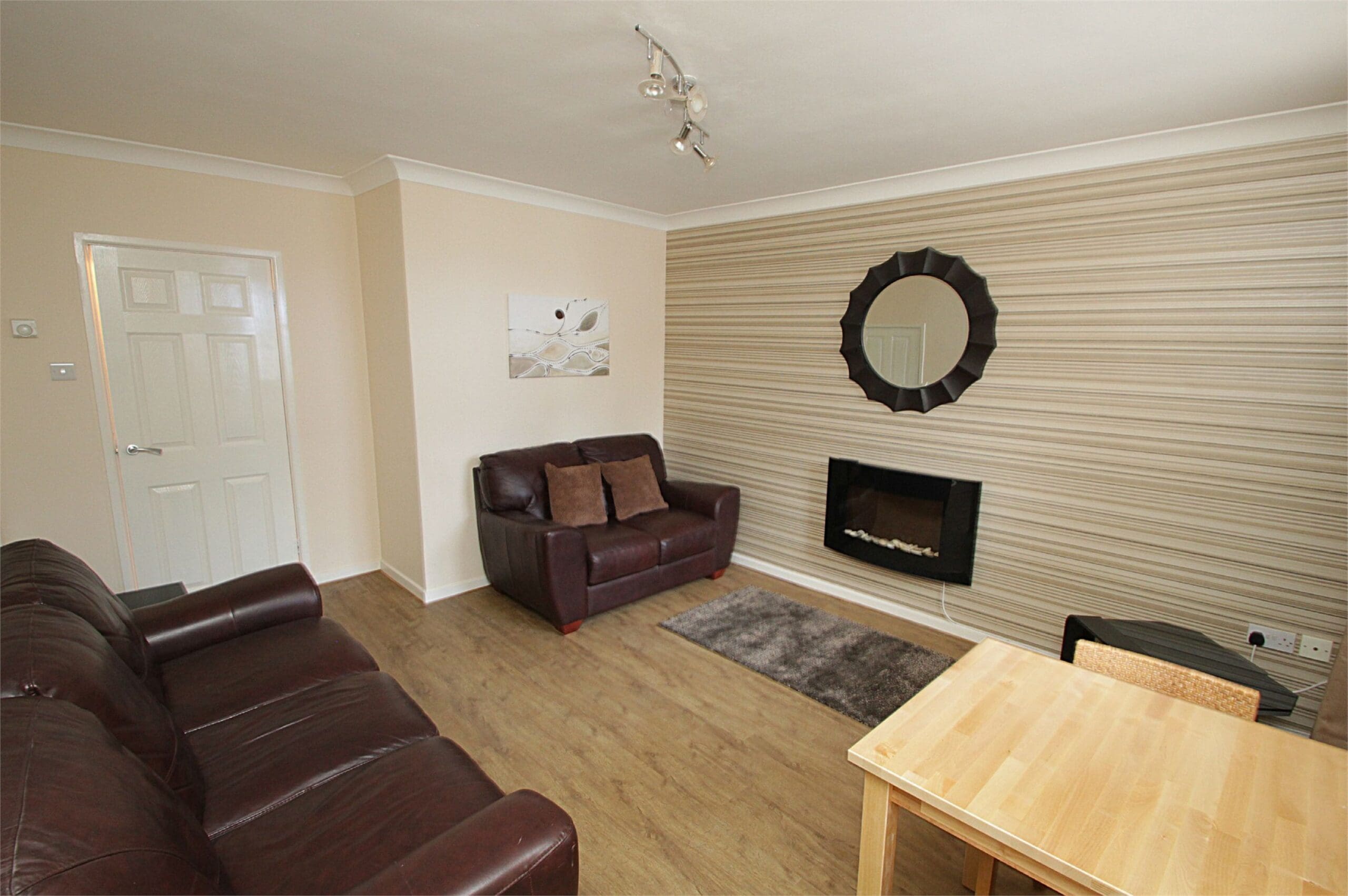 Flat Roslyn Avenue in Trafford