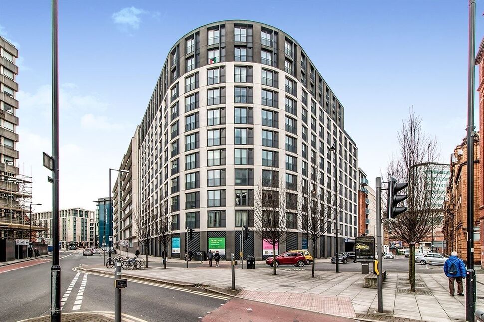 Flat Piccadilly Place in Manchester