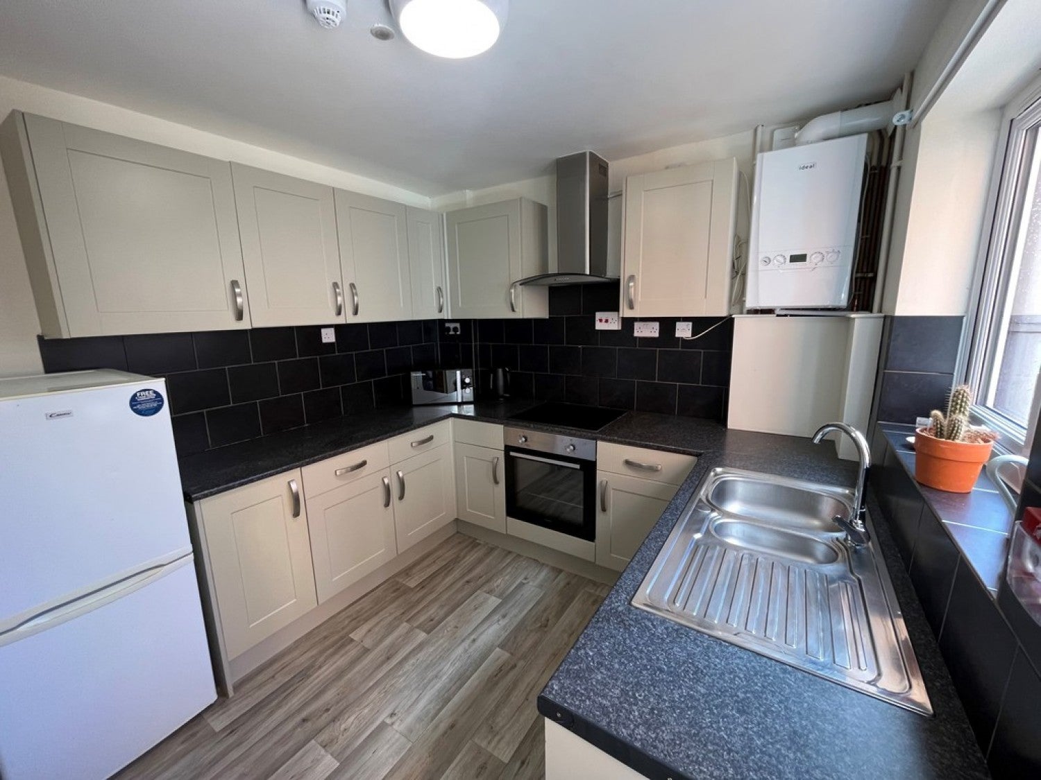 Room Fosse Park Road in Yeovil