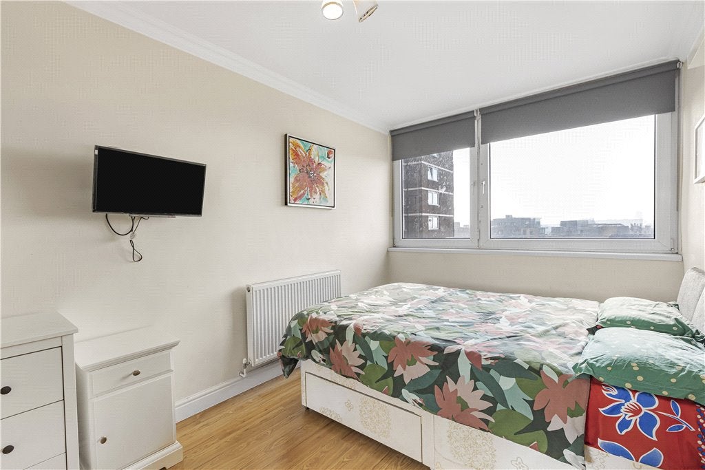 Flat Weston Street in Greater London