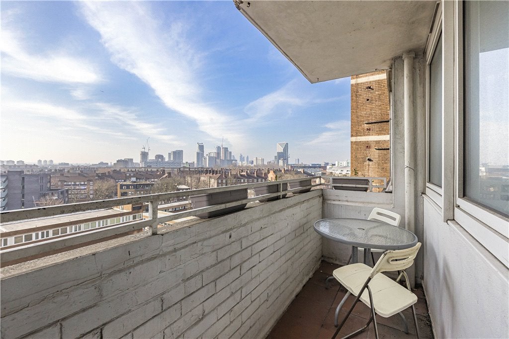Flat Weston Street in Greater London