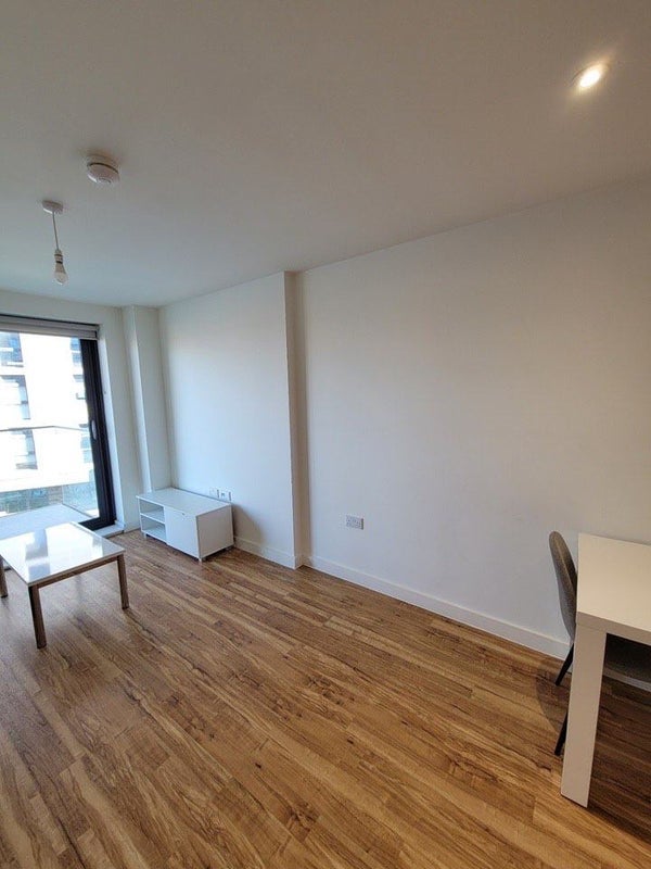 Room Pomona Strand in Trafford