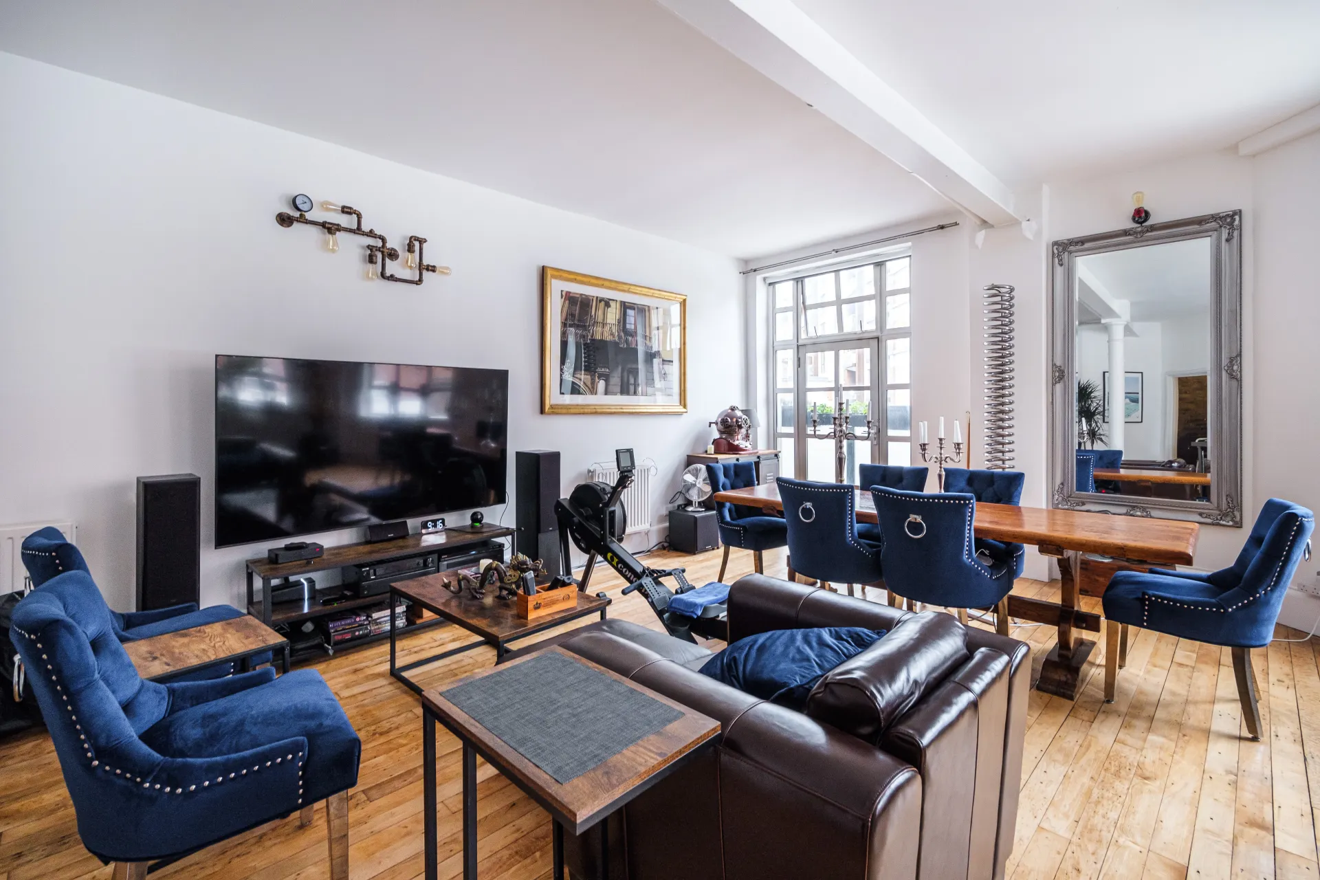 Flat Dingley Place in Greater London