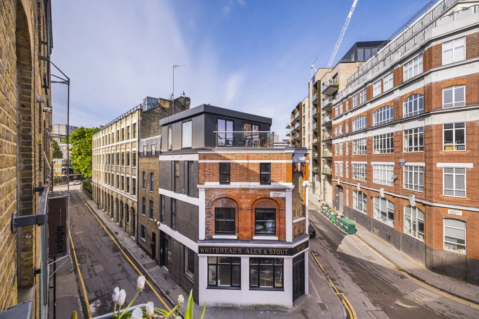 Flat Dingley Place in Greater London
