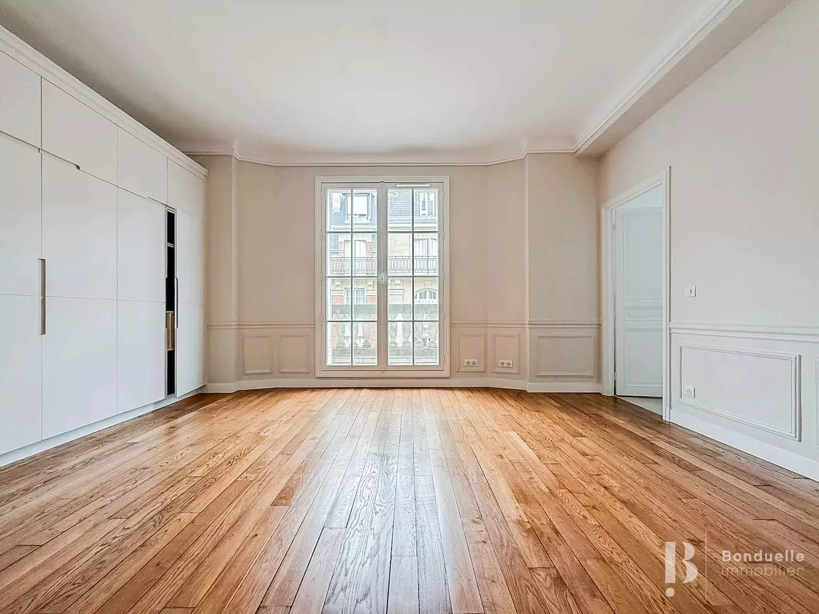 Flat Rue du Général Delanne in Neuilly-sur-Seine