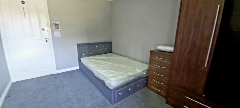 Flat Normandy Drive in Yate