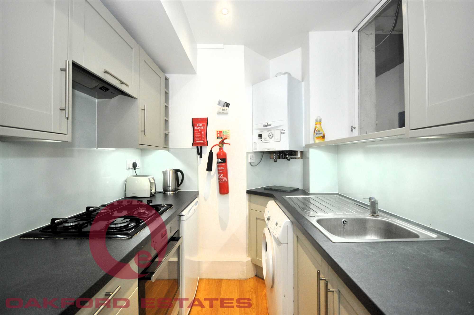 Flat Cleveland Street in Greater London