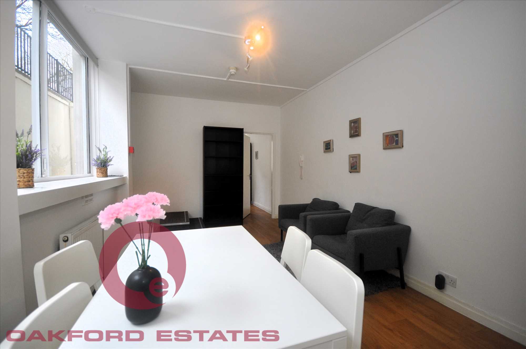 Flat Cleveland Street in Greater London