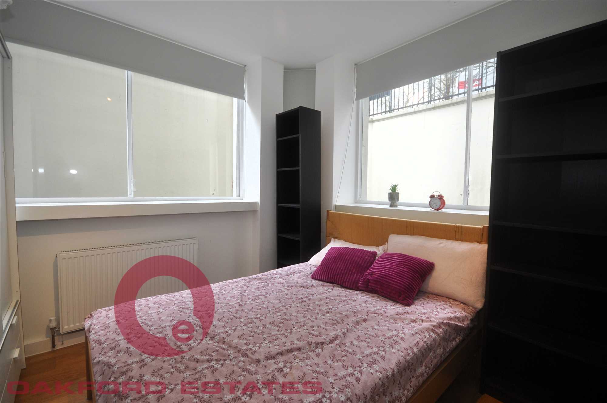 Flat Cleveland Street in Greater London