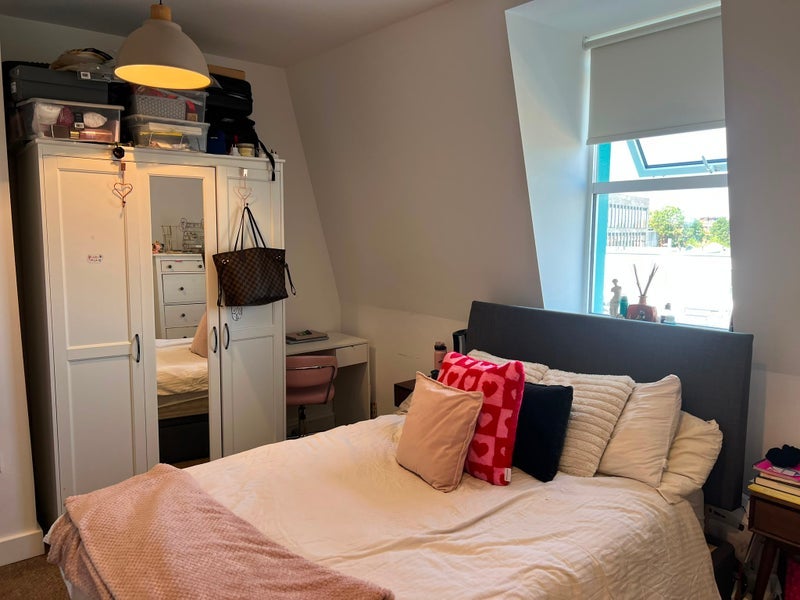 Room Canterbury Grove in Greater London