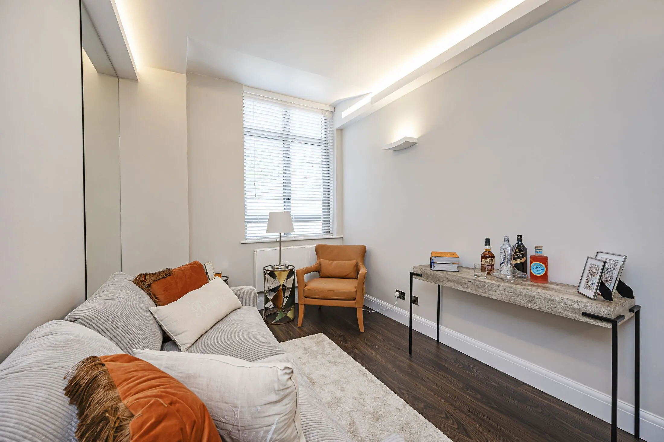Flat Dingley Road in Greater London