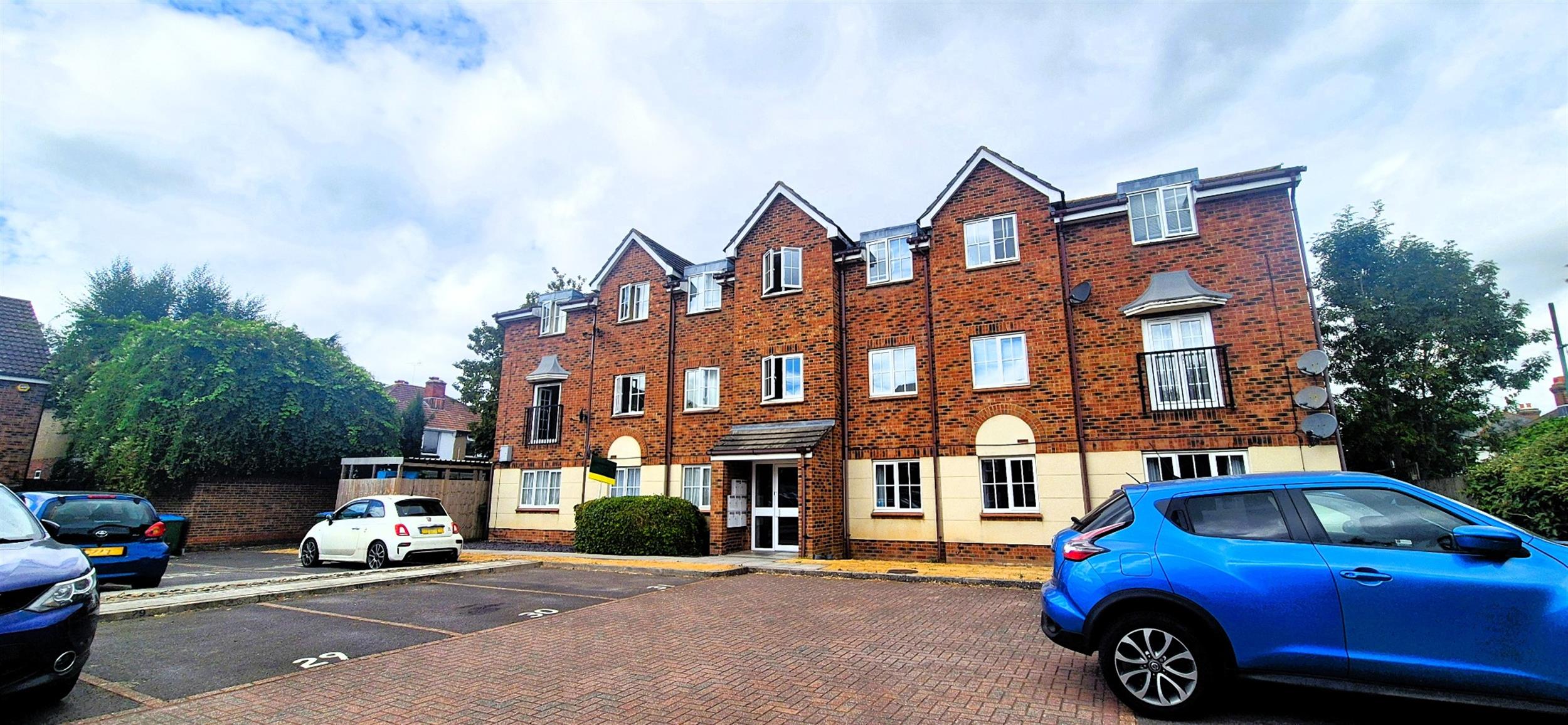 Flat Avro Close in Manchester