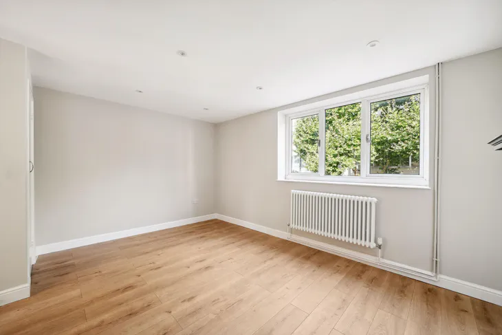 Flat Swan Street in Greater London