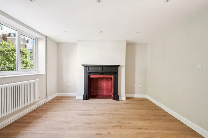 Flat Swan Street in Greater London