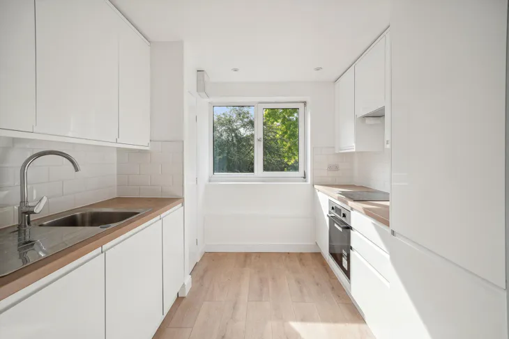 Flat Swan Street in Greater London