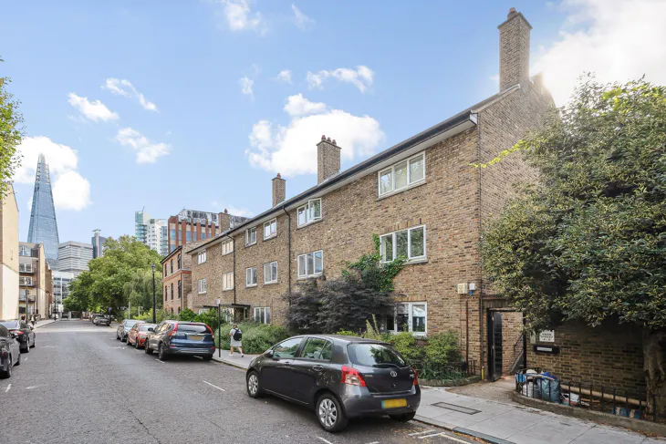Flat Swan Street in Greater London