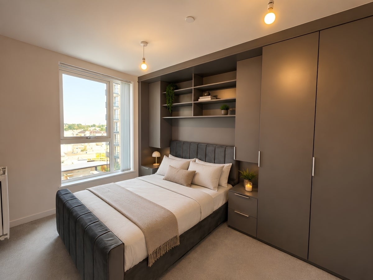 Flat Hargrave Drive in Greater London