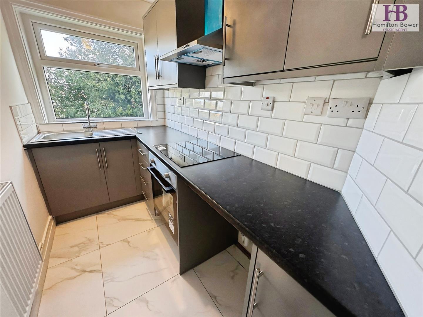 Flat Leafield Grove in Bradford