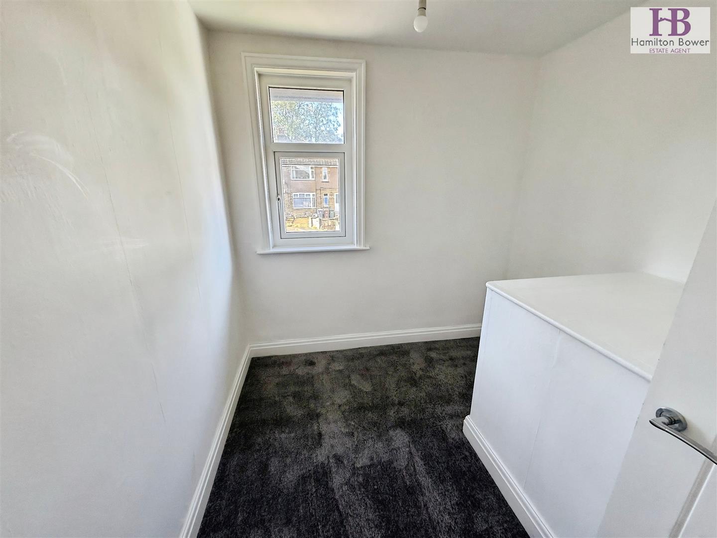 Flat Leafield Grove in Bradford