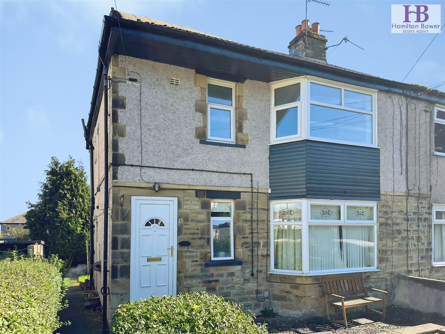 Flat Leafield Grove in Bradford
