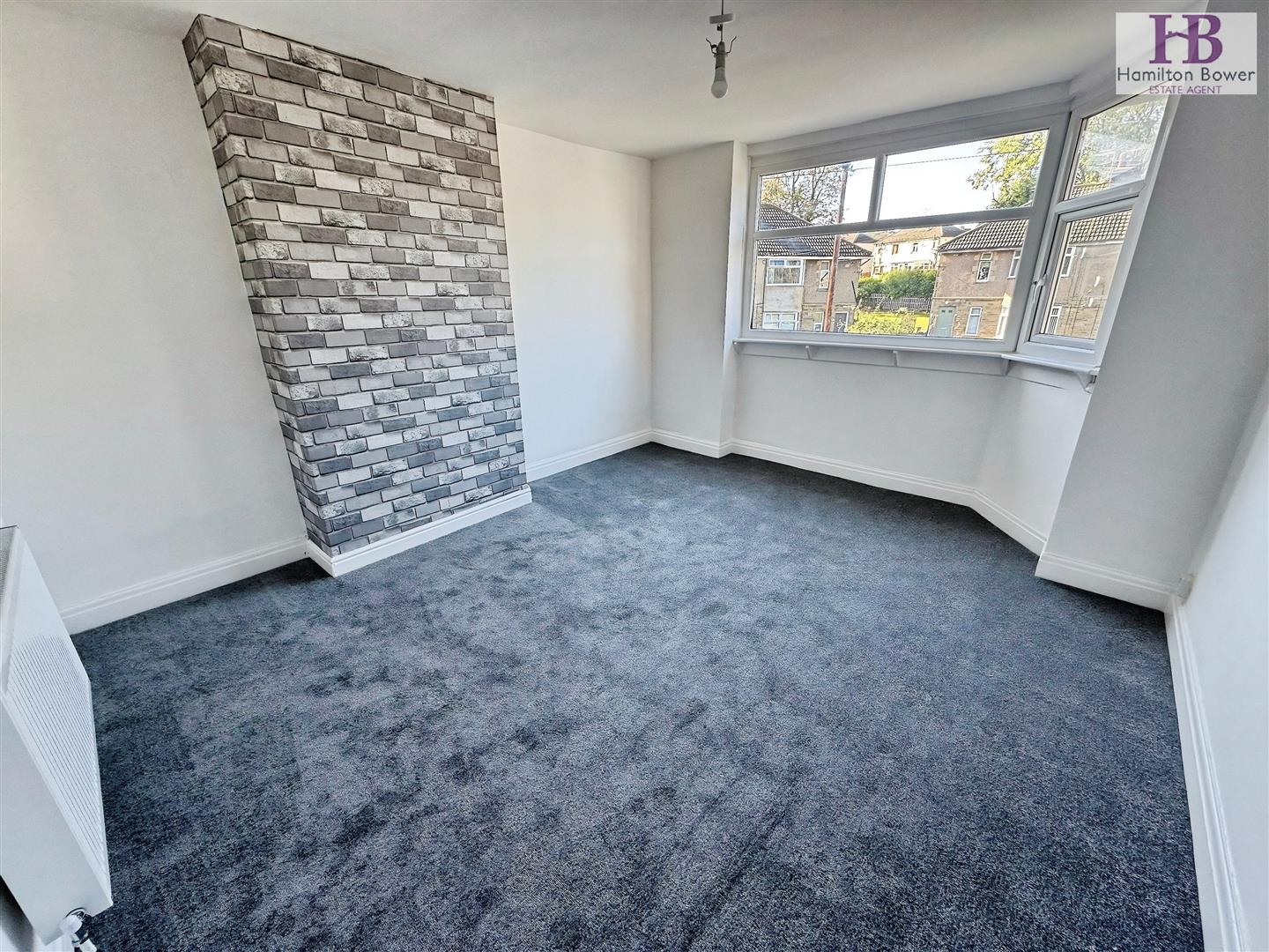 Flat Leafield Grove in Bradford