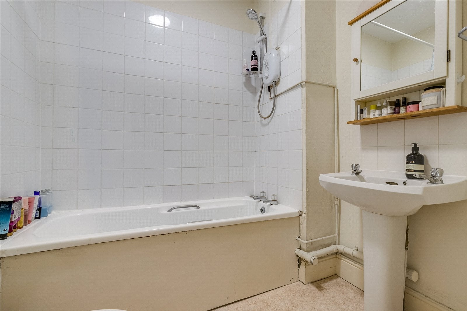 Flat Northcote Road in Greater London