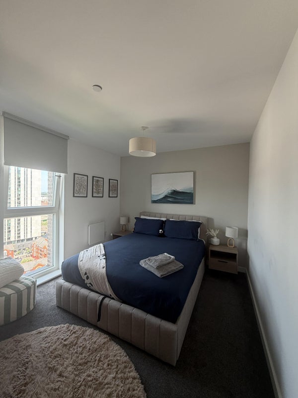 Room Heyrod Street in Manchester