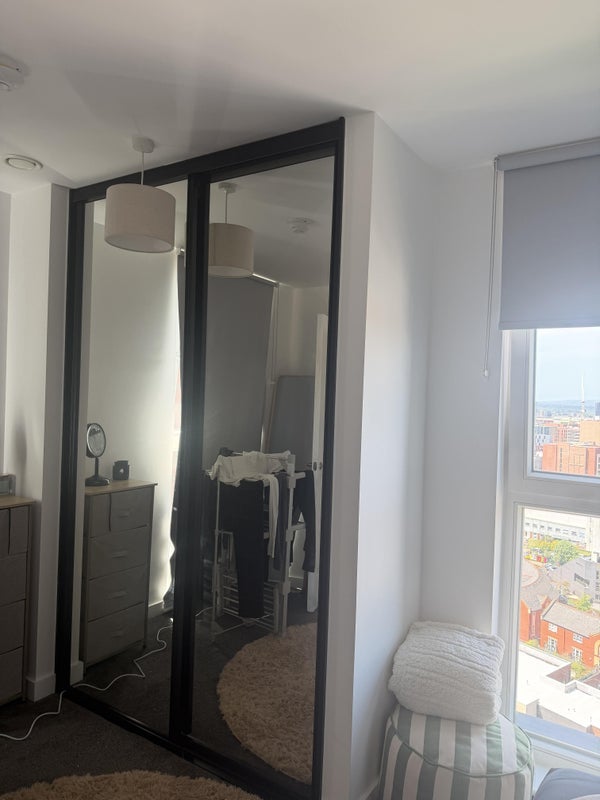 Room Heyrod Street in Manchester