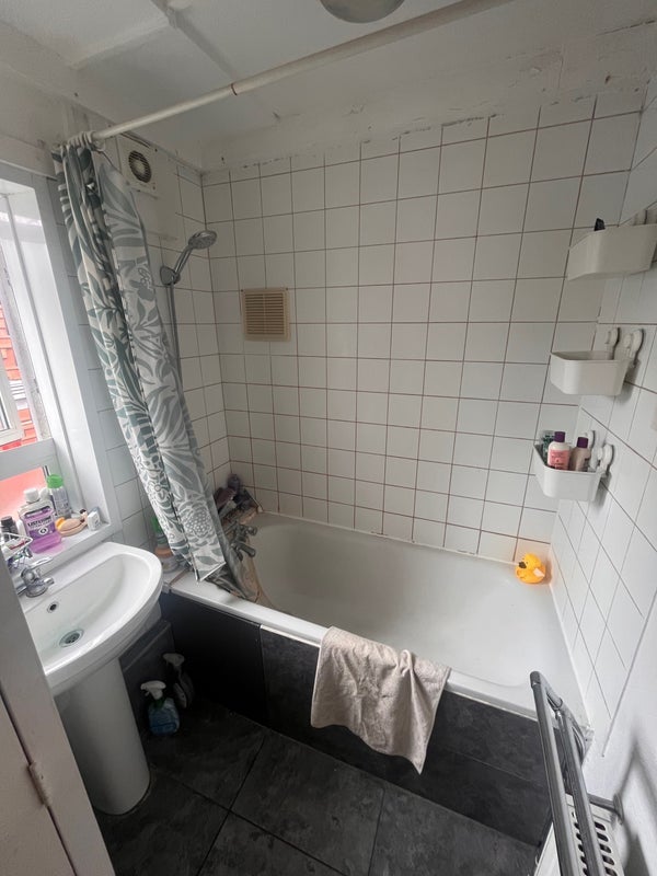 Room Weedington Road in Greater London