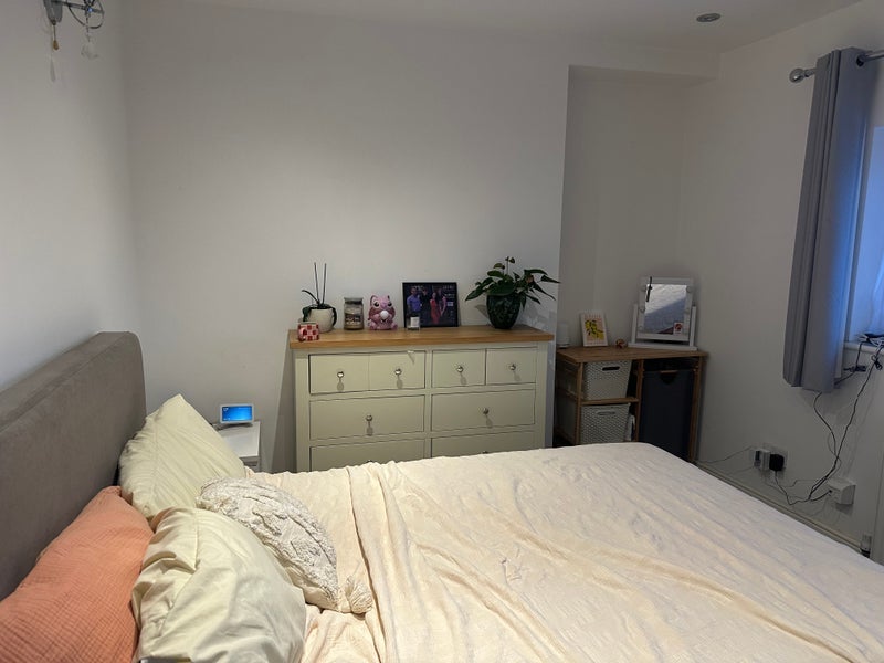 Room Botsford Road in Greater London