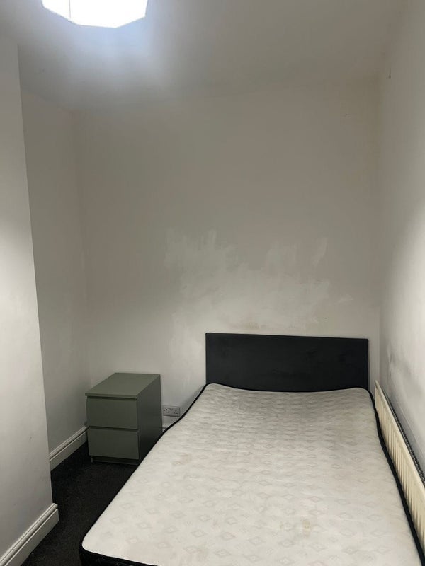 Room Birkin Avenue in Nottingham