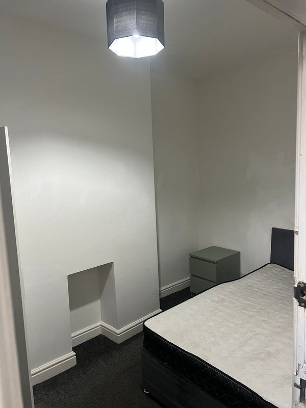 Room Birkin Avenue in Nottingham