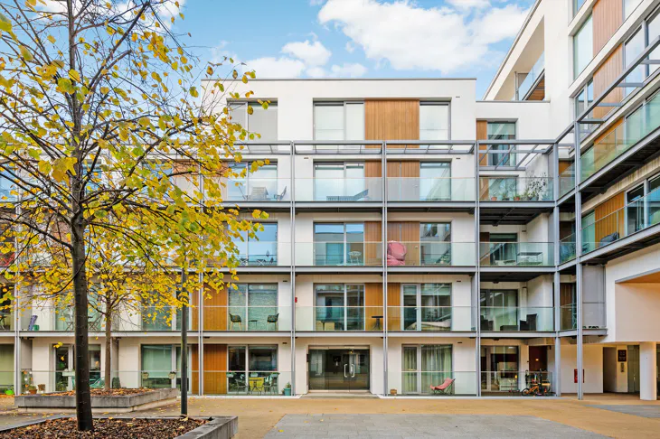 Flat Gillespie Road in Greater London