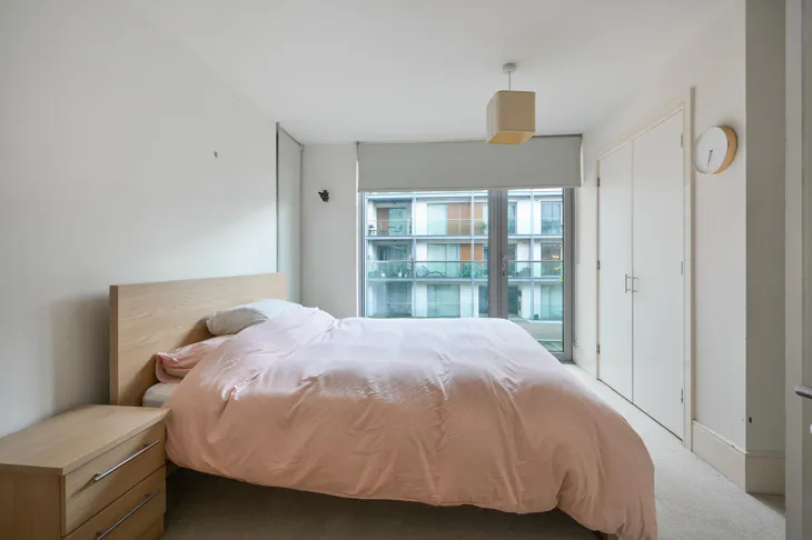 Flat Gillespie Road in Greater London